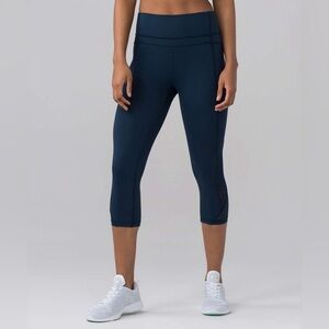 Lululemon Twist and Train Crop 19”
